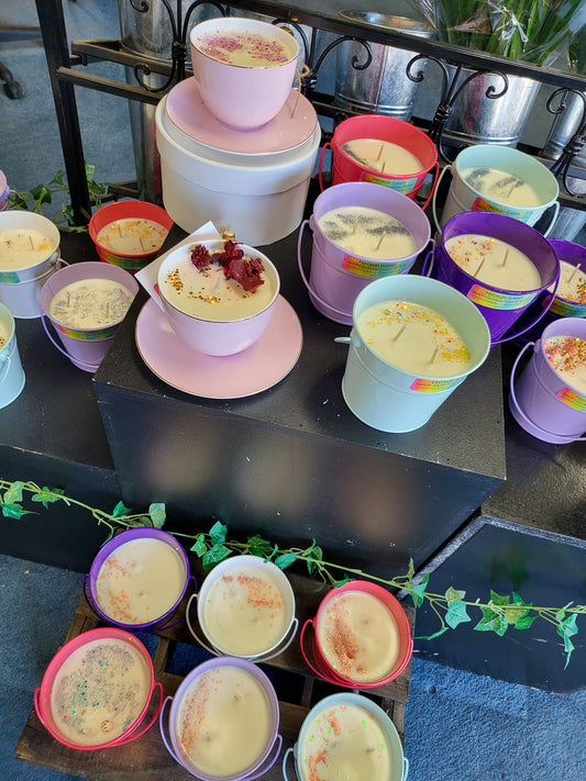 Multicolour pail candles