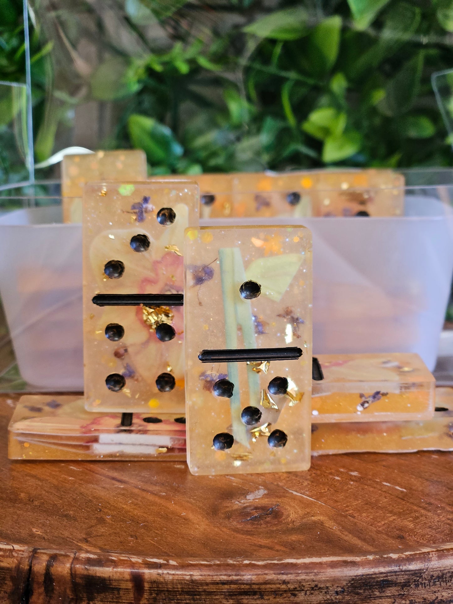 Resin Domino's