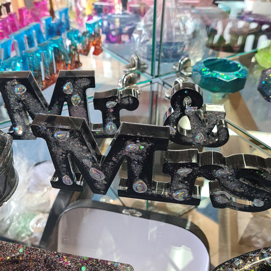 Resin words mr and mrs