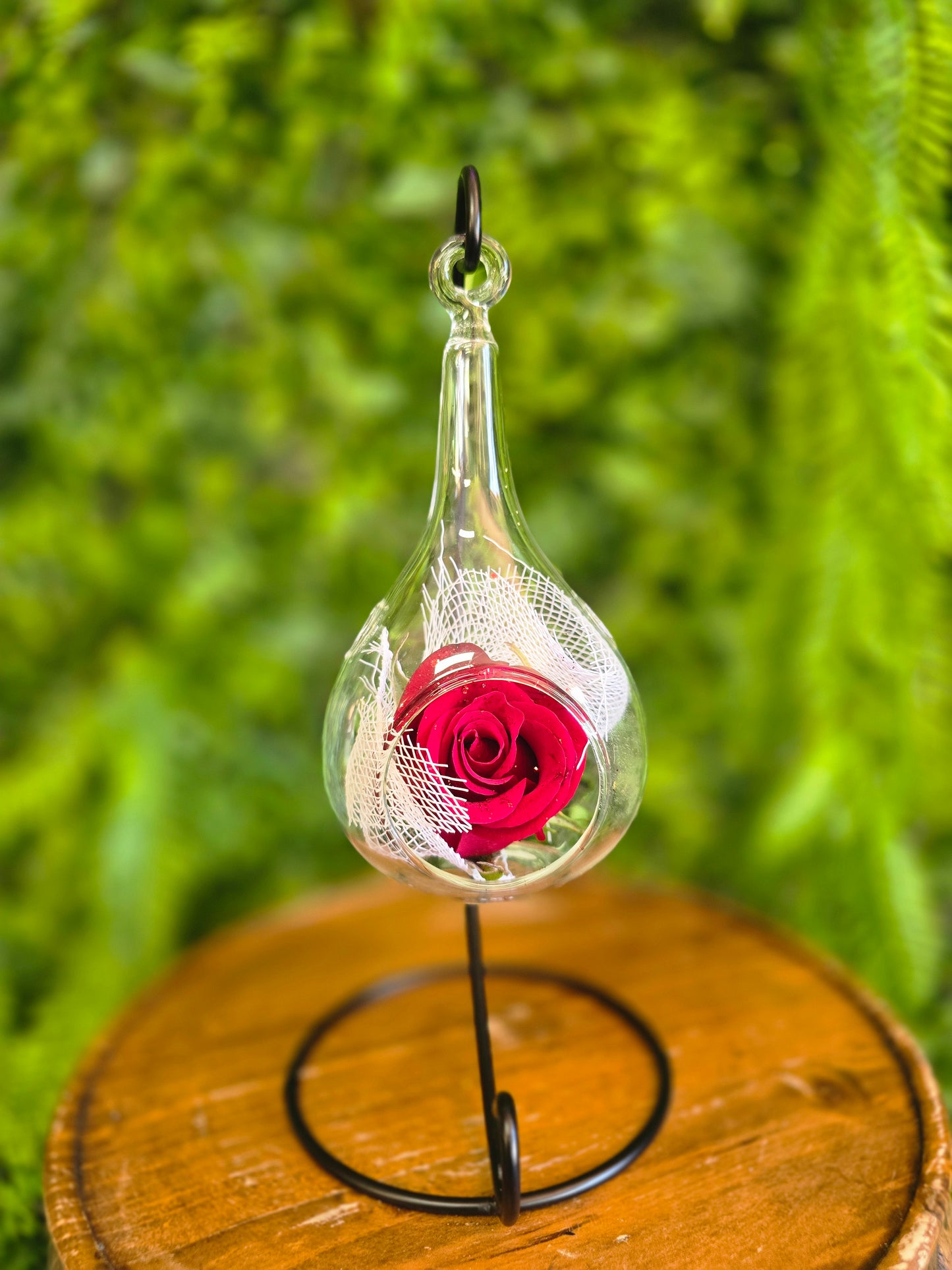 Teardrop Single Rose Arrangement